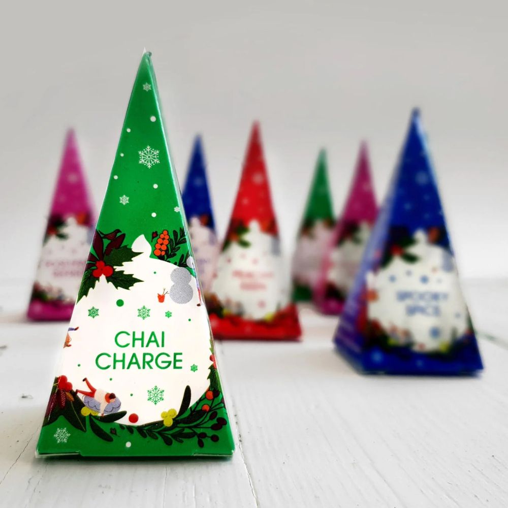 English Tea Shop | Tee Geschenk "Holiday Collection" mit Schleife - Grün - 12 Pyramiden-Beutel